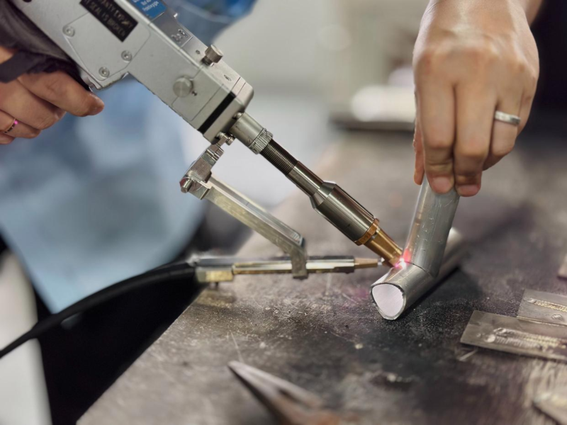 Tube-to-tube laser welding - a common application in kitchen equipment and railing fabrication